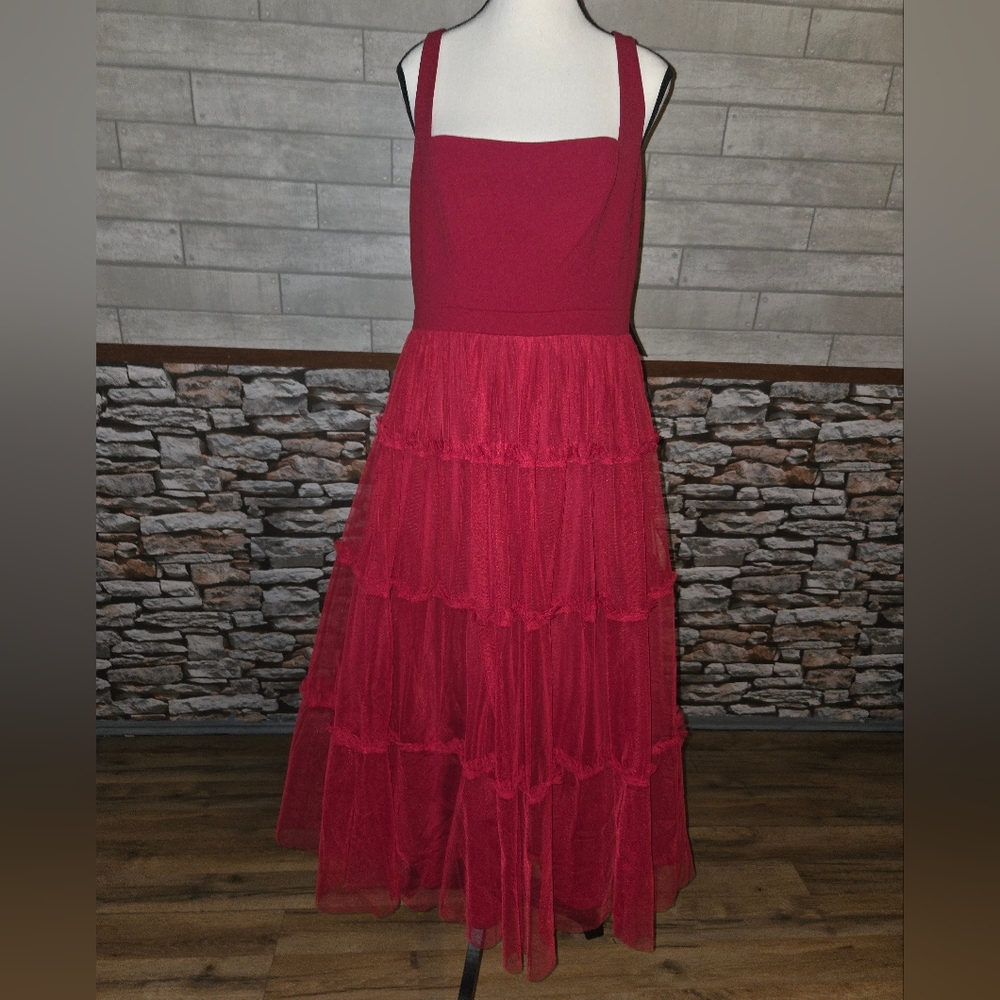 Adrianna Papell Sleeveless Midi Dress With Square Neck And Tiered Skirt